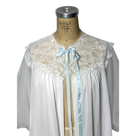 1950s white robe with lace yoke and sheer puffed sleeves by Vanity Fair Size S/M - Picture 2 of 7